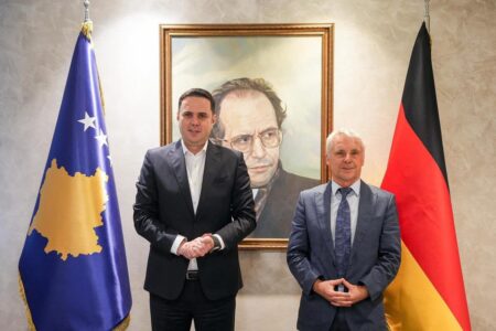 Abdixhiku takon Rohden: Partia e parë e papërgjegjshme, po e mban peng funksionalizimin e institutucioneve