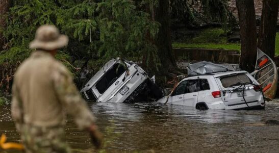 161 persona ende të zhdukur pas përmbytjeve në Teksas
