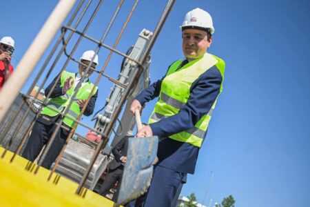 Kurti premtonte ulje të shpenzimeve: Afro 12.8 milionë u shpenzuan më 2024 për qira të institucioneve publike