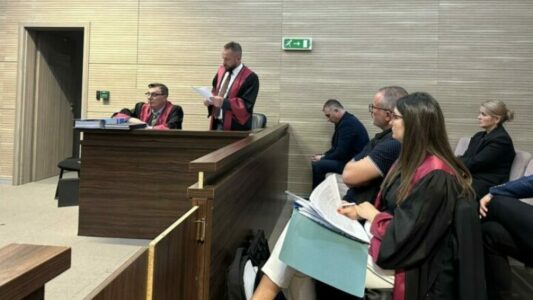 Lirohen nga akuza tre zyrtarët e Komunës së Obiliqit