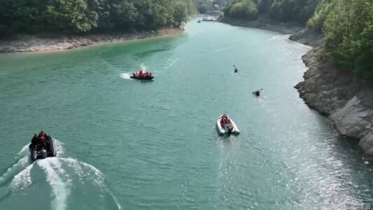 Shoqata për Kërkim dhe Shpëtim: Nuk është lokalizuar trupi i mërgimtarit që ra në Ujman, kërkimet po vazhdojnë
