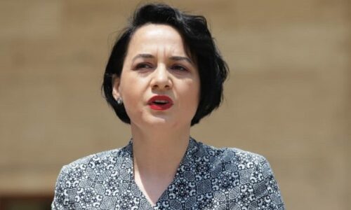 Intervista e Çekut e ekzalton fort Fitore Pacollin: Me sonte u mshel debati për Prishtinën, veç përHajr