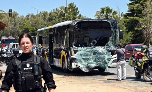 54 të lënduar nga aksidenti mes dy autobusëve në Athinë, mes tyre 17 fëmijë