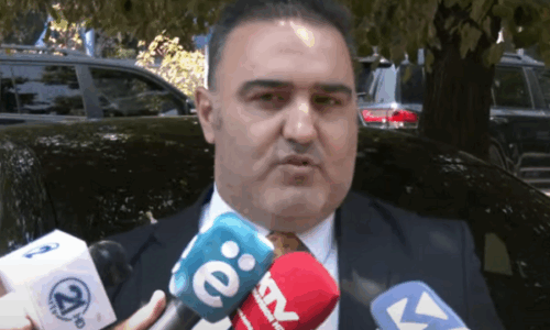 Sekretari i Kuvendit zbulon sms-in në anglisht, s’tregon kujt iu dërgua: Një bombë do të shpërthejë pas 10 minutash