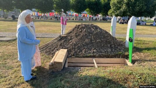 Bosnje: Varrosen shtatë viktima në 30-vjetorin e gjenocidit të Srebrenicës