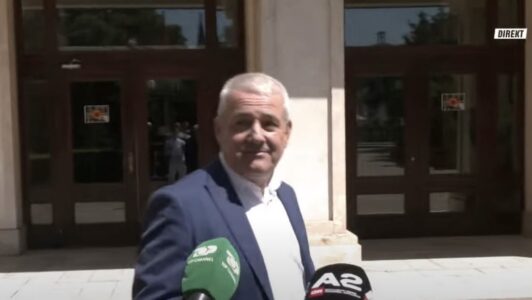 “Do të përballet me ligjin”, Sveçla flet për rastin e arrestimit të ndihmësit të Petkoviqit