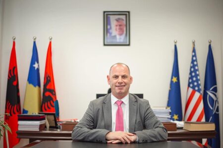 Zyrtare: Lladrovci garon për kryetar të Drenasit me subjektin e tij të ri politik