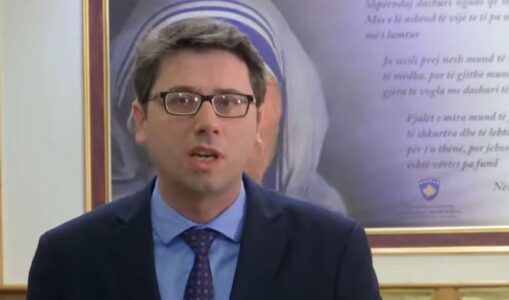 “Bre rrenca, qysh s’po ju vjen marre”-Hekuran Muratit i ndodh e papritura në Kuvend