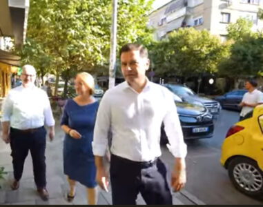 “Jo qumësht, bulmet dhe mish pa faturë”/ Pas urdhrit të Ramës ministrat dalin në terren për të ndërgjegjësuar bizneset