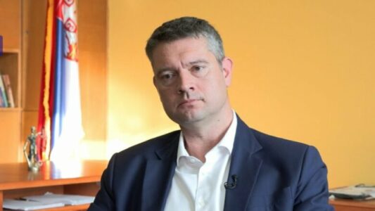 Kuvendi Komunal i Rahovecit shpall “non grata” Igor Popoviqin, dënon deklaratat kundër UÇK-së