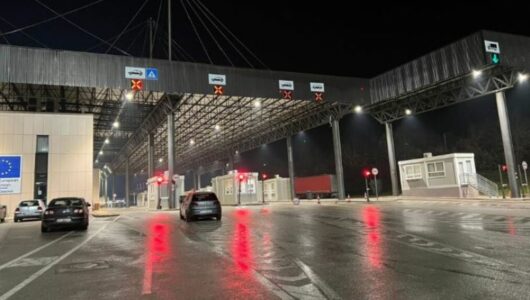 Serbia thotë se ka arrestuar një shtetas shqiptar në Merdare: Iu gjet një flamur me logo të UÇK’së