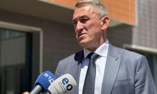 Rashiq: Më vjen marre si politikan çfarë imazhi bëjmë, jo vetëm para qytetarëve, edhe para opinionit europian
