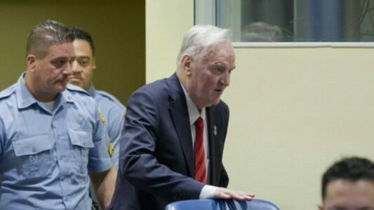 Ratko Mlladiq mbetet në burg – refuzohet kërkesa për lirim të parakohshëm