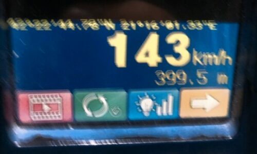 Tejkaloi shpejtësinë, shoferi në Ferizaj gjobitet me 300 euro dhe i ndalohet vozitja për 3 muaj