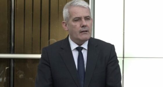 Sveçla nuk e komenton deklarmin e Vjosa Osmanit se Trump parandaloi konflikt Kosovë – Serbi