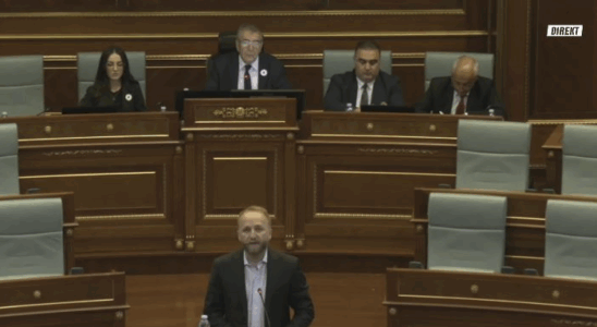 Tahiri për Deharin: Që 45 herë është duke shkelur Kushtetutën e Kosovës