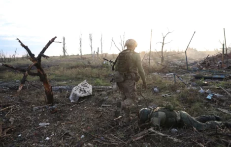 Rusia dhe Ukraina shkëmbejnë trupat e ushtarëve të vrarë – mbi 1,000 ukrainas të kthyer