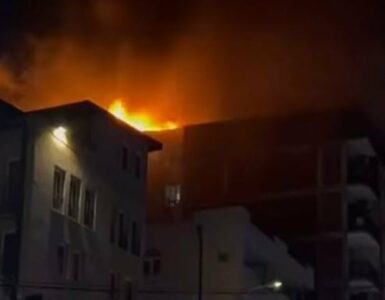 Policia po vazhdon ekzaminimin te objektin i djegur afër Parkut të Qytetit në Prishtinë