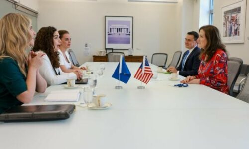 Ambasadorja amerikane: SHBA e përkushtuar që Kosova të njihet plotësisht në OKB, UNMIK-u të mbyllet