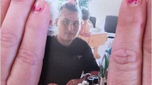 Vrau babanë në Fier, policia arreston të dashurin 55-vjeçar të vajzës si bashkëpunëtor në krim