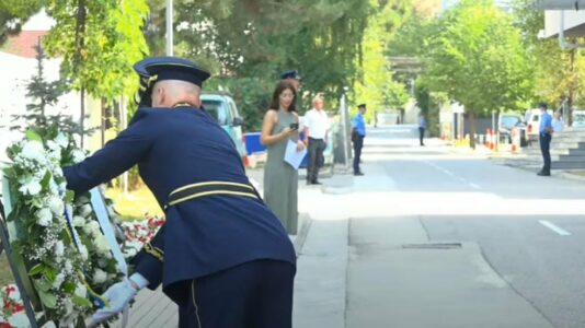 Fillojnë homazhet për Policët e rënë në krye të detyrës