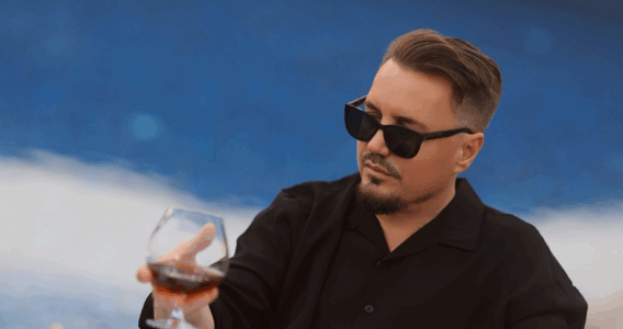 Po martohet për herë të tretë? E dashura e Bleros i propozon martesë vetes