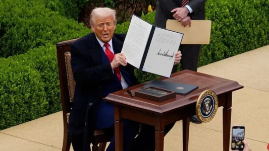 Trump vendos tarifa prej 25 për qind ndaj Koresë së Jugut dhe Japonisë