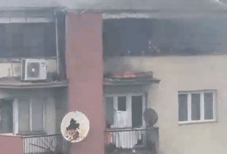 Shpërthen zjarri në një banesë në rrugën “UÇK” të kryeqytetit