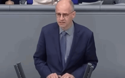 Debati që dridhi Bundestagun, deputeti gjerman: Serbia kreu gjenocid në Kosovë