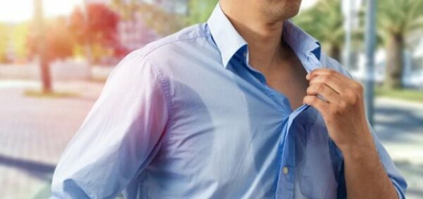 Këshilla të thjeshta për të mbajtur djersën larg gjatë verës