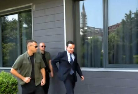 “Do të deklarohemi në emrin e grupit tonë parlamentar” – Kurti flet pak para mediave