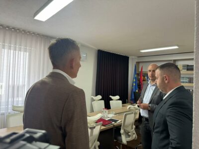 Zyrtarëve serbë u pengoi flamuri kombëtar, dështon takimi me KKSh-në Bujanoc