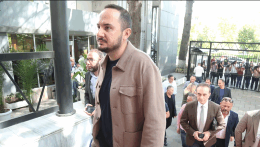 Lirohet nga burgu ish-deputeti i PD-së, Ervin Salianji