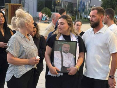 Ndizen qirinj para Teatrit Kombëtar për 27-vjeçarin që u “vra nga pakujdesia” dhe dhuna policore