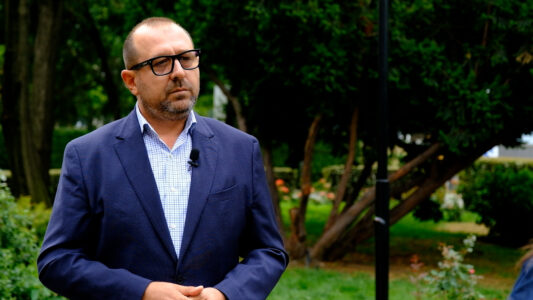 Dushi: Vendimi i Supremes është fitore për shtetin ligjor – u ndalua skema e VV-së për qendra votimi në kafene e salla dasmash