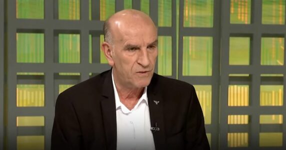 Flet mjeku pasi iu ngrit aktakuza se detyroi pacienten të kryente lindjen në privat: Është e porositur, i kam emrat se kush e ka bërë këtë