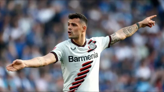 Granit Xhaka arrin marrëveshje personale me Sunderland – pret marrëveshjen mes klubeve