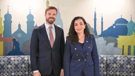 Diplomati amerikan Hanrahan viziton Kosovën dhe vendet e rajonit