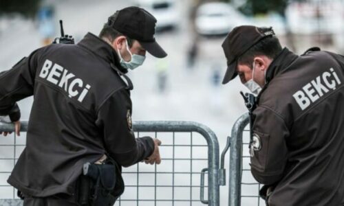 Autoritetet turke në Izmir arrestuan ish-kryebashkiakun dhe 120 anëtarë të opozitës