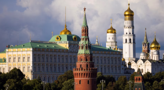 Zëdhënësi rus: Rusia po vazhdon ta analizojë kërcënimin e Trumpit për tarifat dytësore