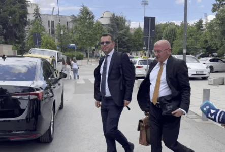 Pas Rozeta Hajdarit edhe Irfan Lipovica mbërrin në Prokurorinë Speciale