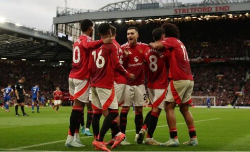 Manchester United paditet nga ish-futbollisti i tij për “neglizhencë mjekësore”