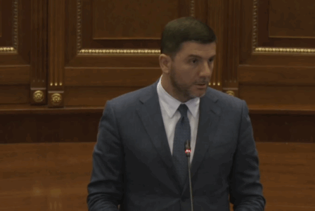 Krasniqi: Kryeneçësia e Kurtit dhe partisë së tij ishin më e madhe se Kosova dhe demokracia