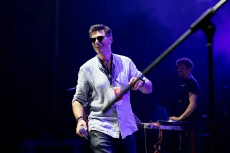 Dukagjin Lipa: N’vend se t’i thirrni miqtë tuaj europianë, ju këqyrni si të vini në festival ‘belesh’