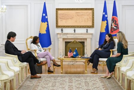 Osmani takon Prattipatin: Kuvendi të themelohet brenda afatit të aktgjykimit të Kushtetueses