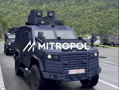 Pamje: Njësia Speciale e Policisë arrin me autoblinda në Ujman (Video)