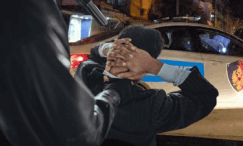 Inskenoi rrëmbimin për t’i marrë para babait, arrestohet 28-vjeçari në Kavajë