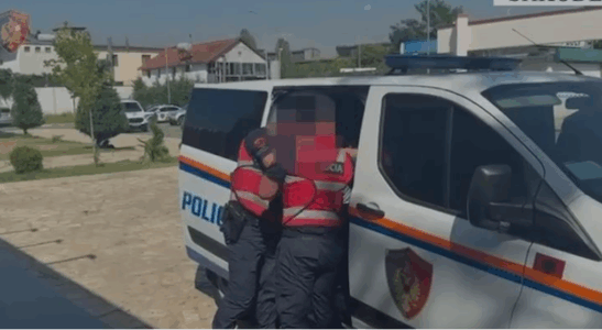 Kërcënoi me armë të riun në Shkodër, arrestohet 41 vjeçari