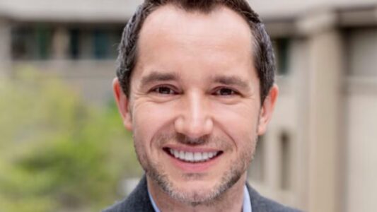 Profesori i UC Berkeley vritet nga një person i armatosur në Greqi në mes të ditës