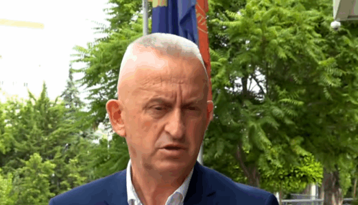 Qalaj: Nuk votojmë askënd që ka qenë pjesë e qeverisë së Kosovës